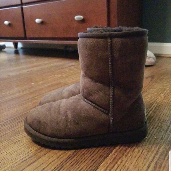 UGG Chocolate short style size 5 good condition - Picture 6 of 14